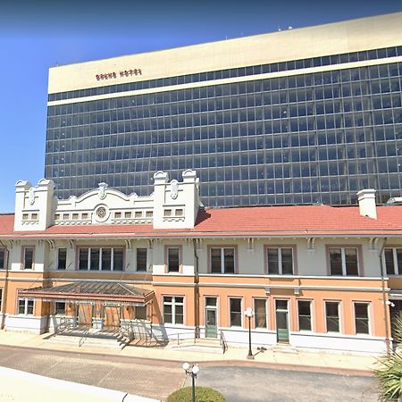 Crowne Plaza Pensacola Grand Hotell Exteriör bild