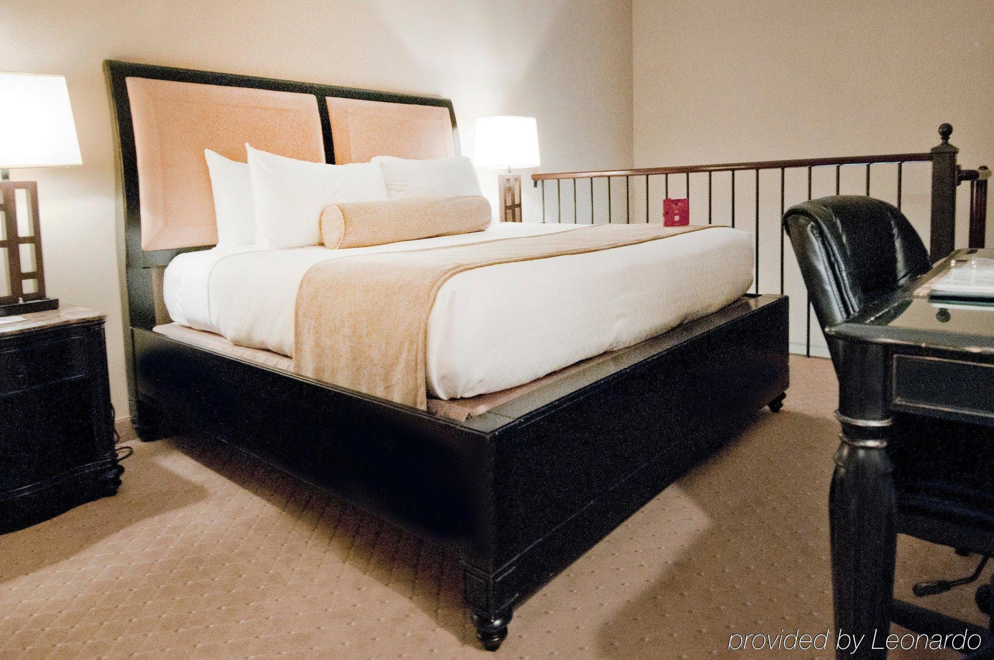 Crowne Plaza Pensacola Grand Hotell Exteriör bild