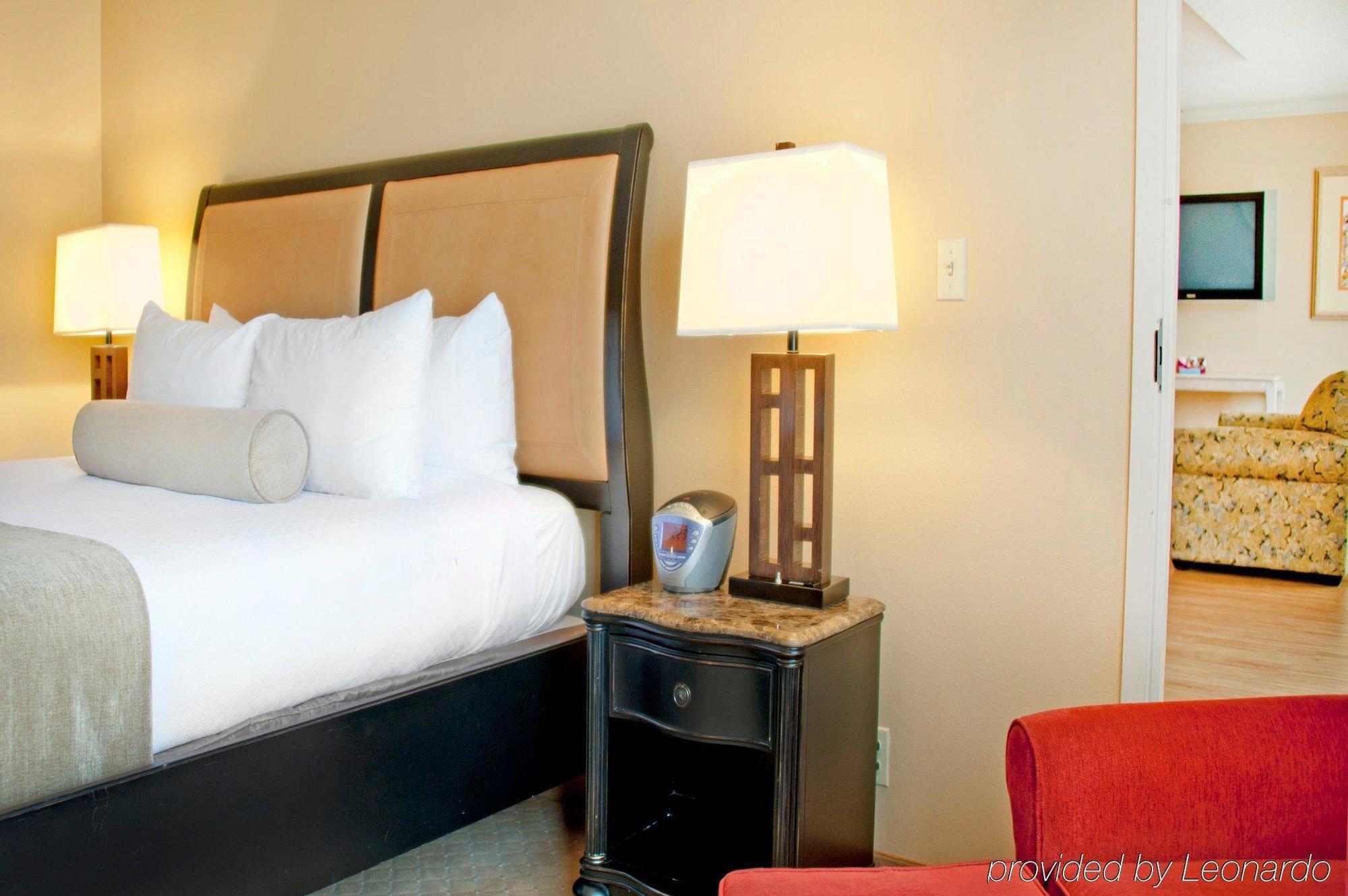 Crowne Plaza Pensacola Grand Hotell Exteriör bild