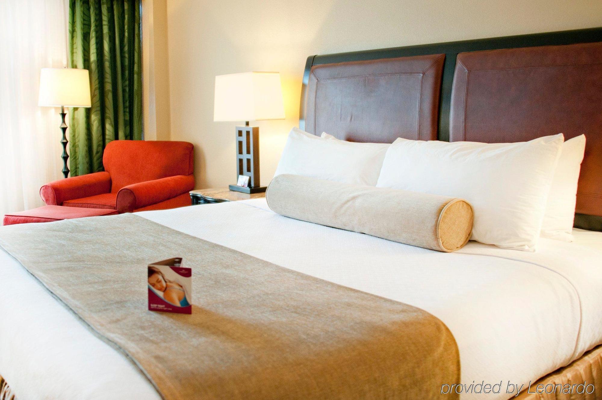 Crowne Plaza Pensacola Grand Hotell Exteriör bild