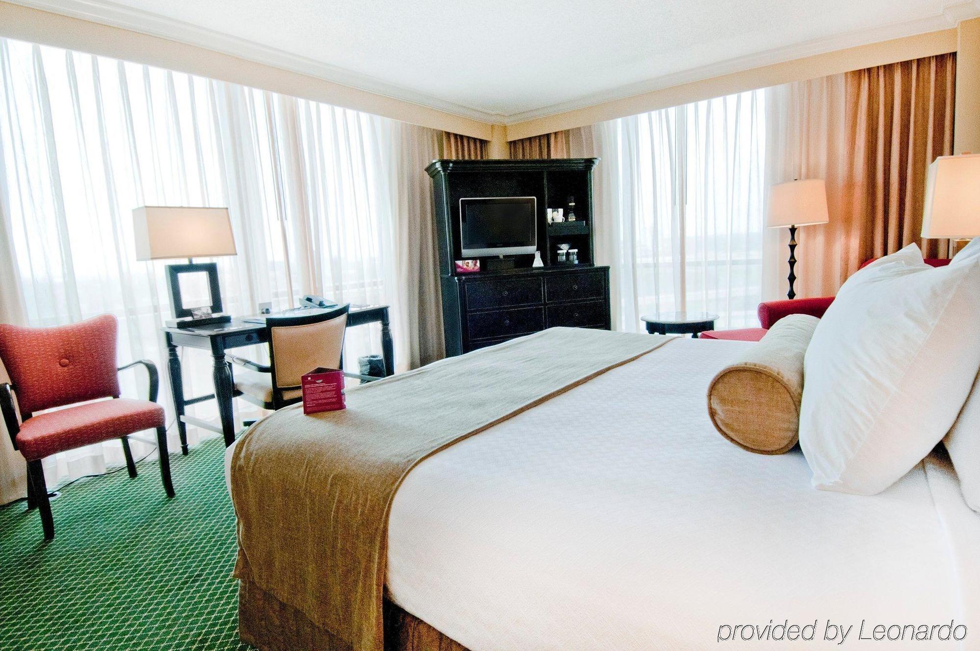 Crowne Plaza Pensacola Grand Hotell Exteriör bild