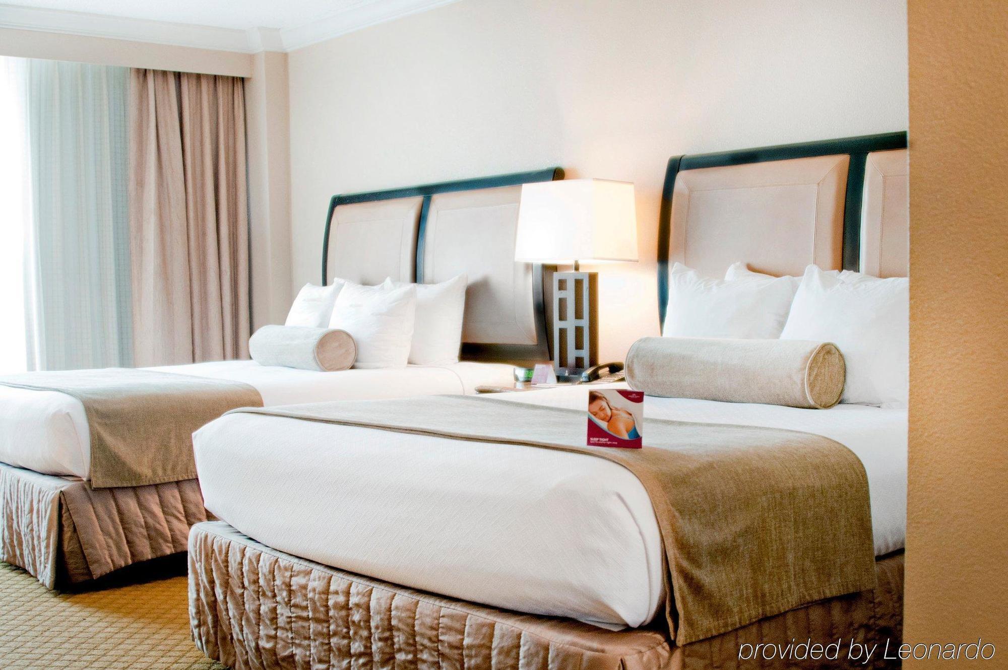 Crowne Plaza Pensacola Grand Hotell Exteriör bild