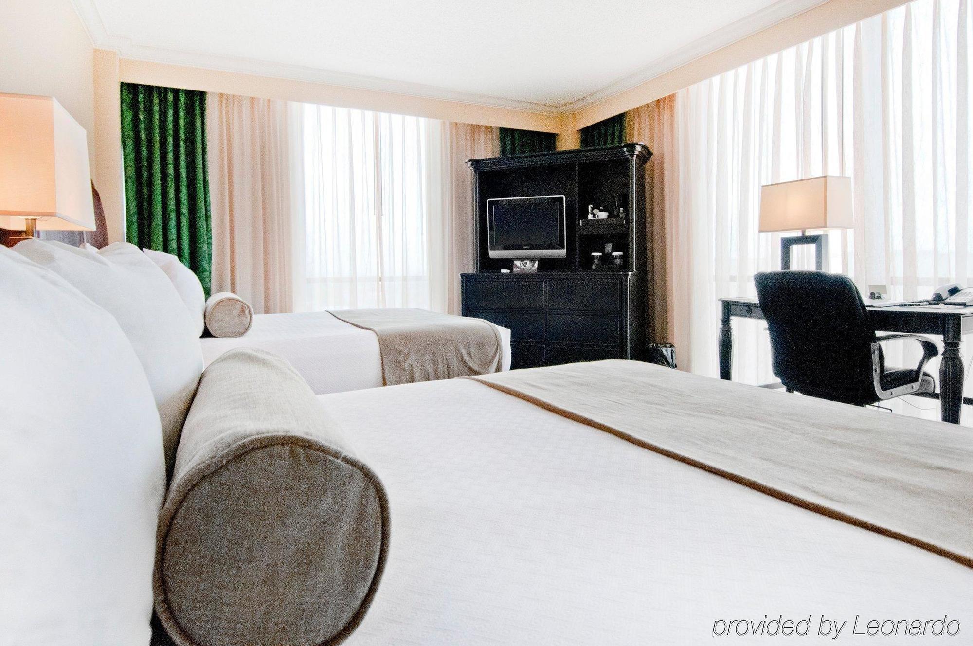 Crowne Plaza Pensacola Grand Hotell Exteriör bild