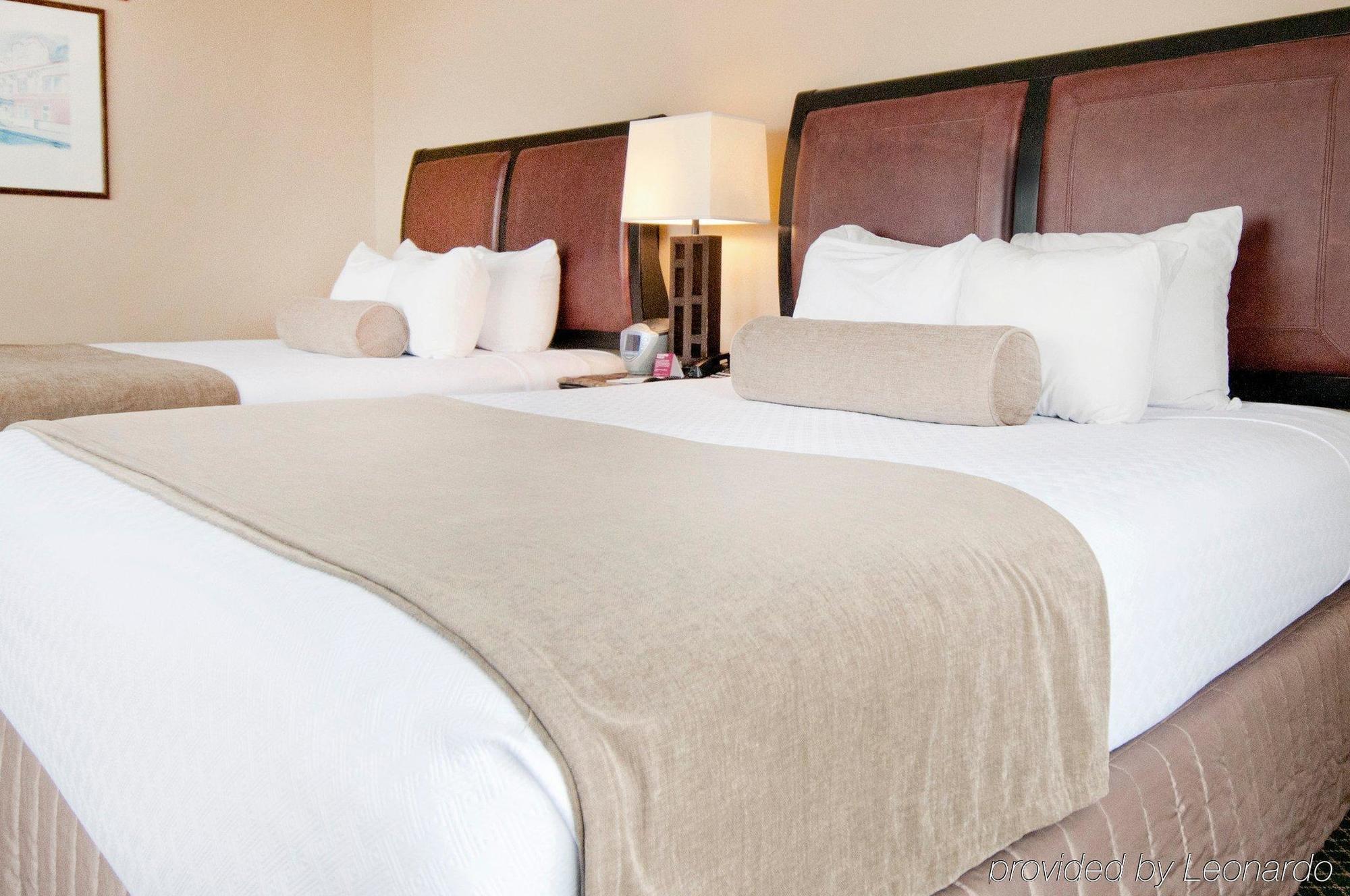 Crowne Plaza Pensacola Grand Hotell Exteriör bild