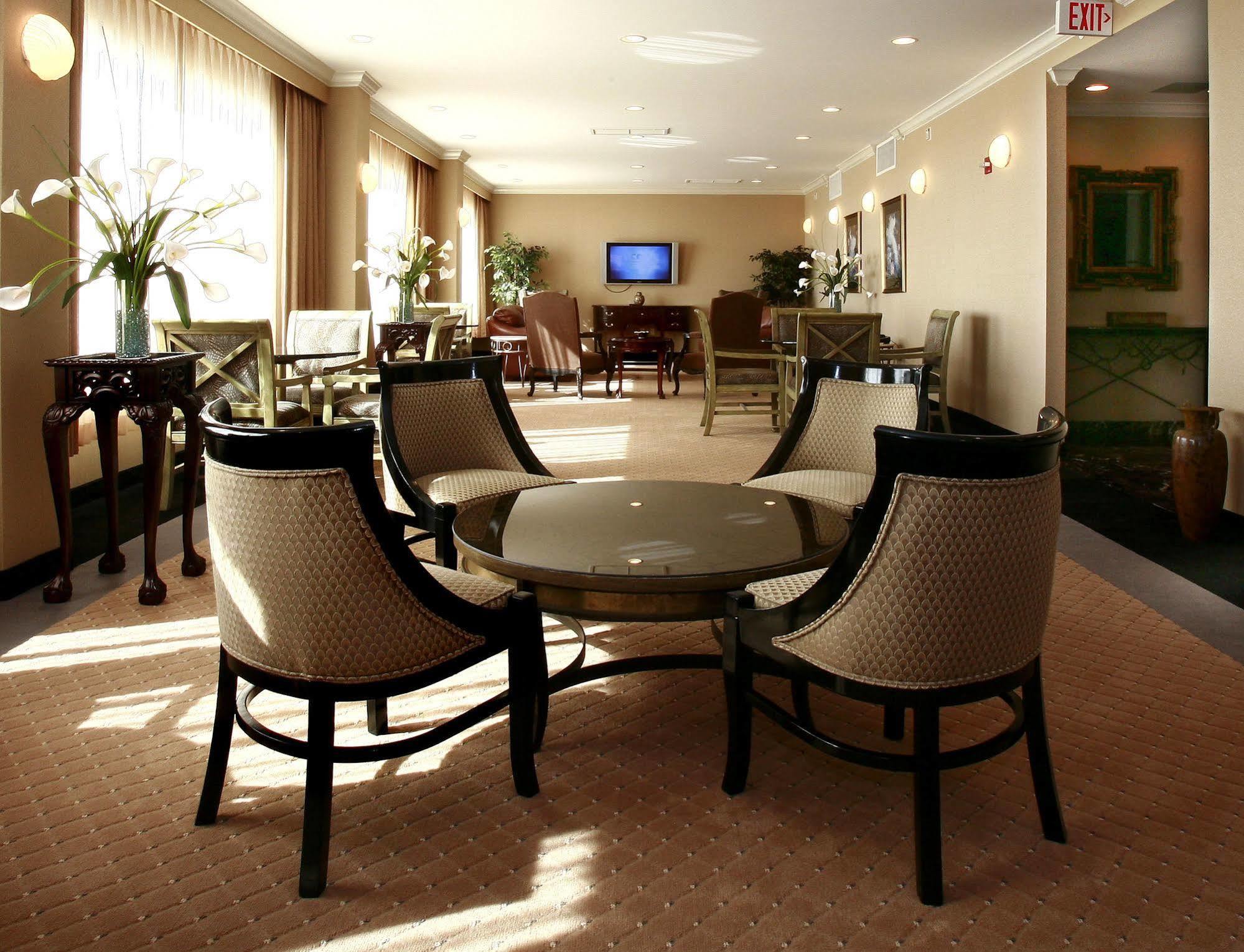 Crowne Plaza Pensacola Grand Hotell Exteriör bild