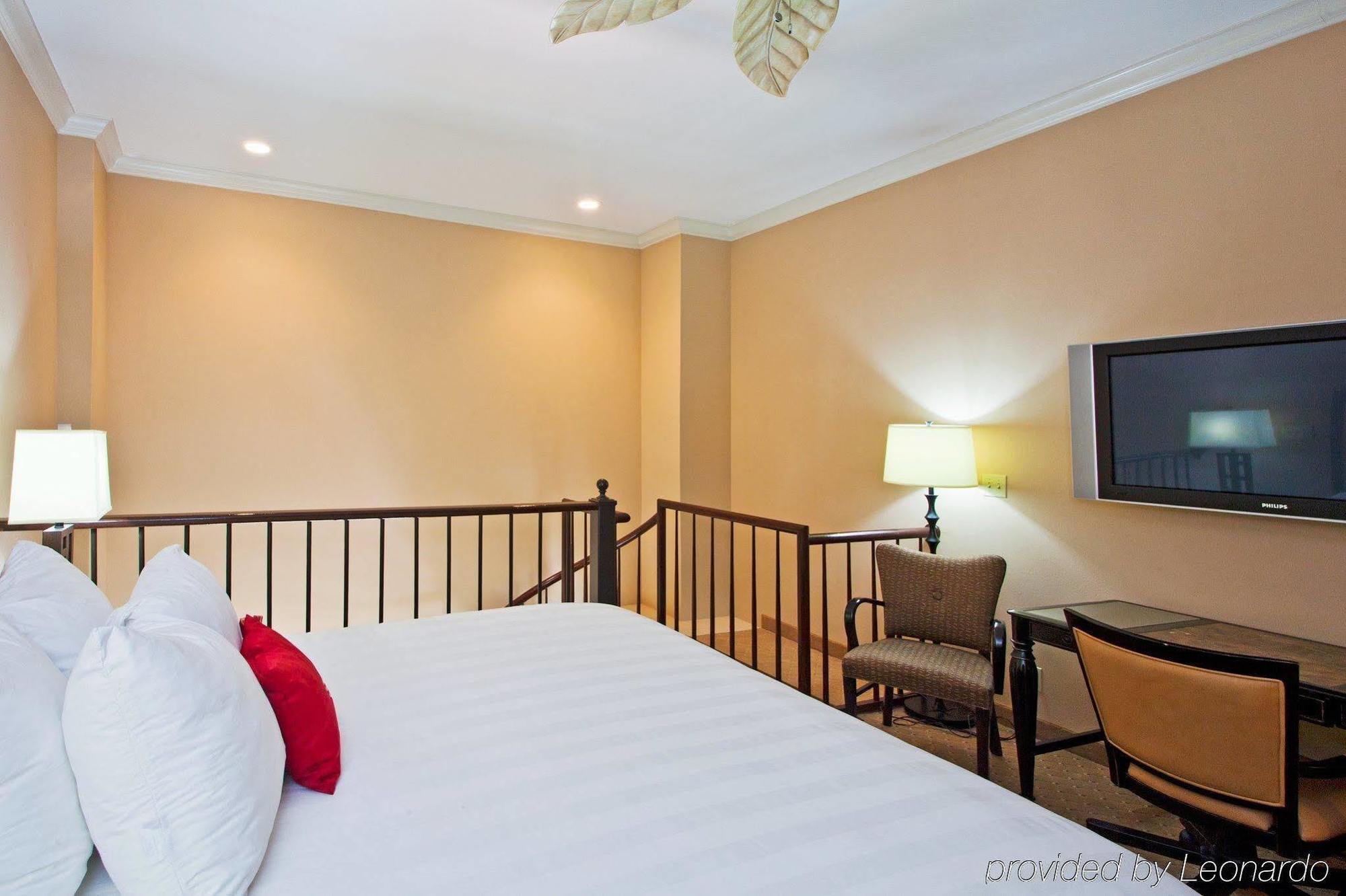 Crowne Plaza Pensacola Grand Hotell Rum bild